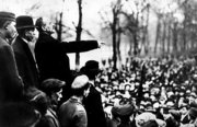 Kampf gegen Krieg und Militarismus: Karl Liebknecht auf einer Ku