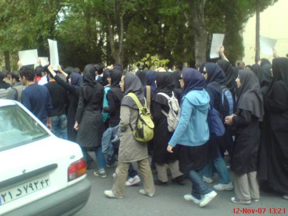 esfehan-۲۱aban-۸.jpg