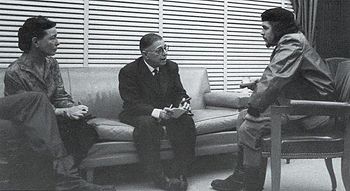 Réunion entre Simone de Beauvoir, Jean-Paul Sartre et Che Guevara à Cuba en 1960.